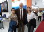 Vanessa ao lado do presidente da ABED, Prof. Dr. Fredric Michael Litto, e de Luciane Ferreira Lacerda